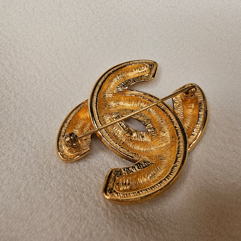 CHANEL Iconic Vintage Brooch