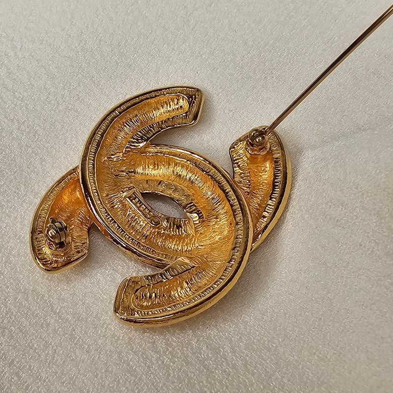 CHANEL Iconic Vintage Brooch