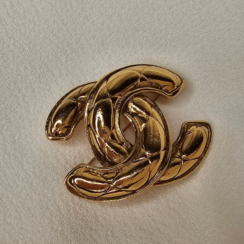 CHANEL Iconic Vintage Brooch